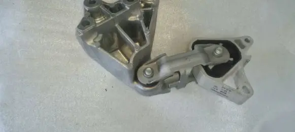 Mercedes-Benz GLA W156 Engine mount bracket a2462400809