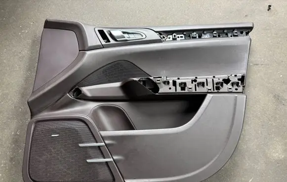 Porsche Cayenne (92A) Trunk/boot side trim panel 