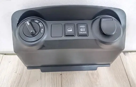 Nissan Navara D23 Multifunctional control switch/knob 682464KJ0A 969944KJ0A
