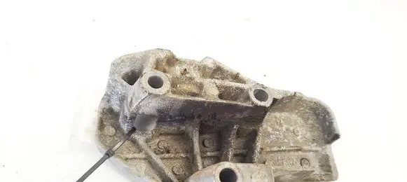 Renault Laguna I Engine mounting bracket 