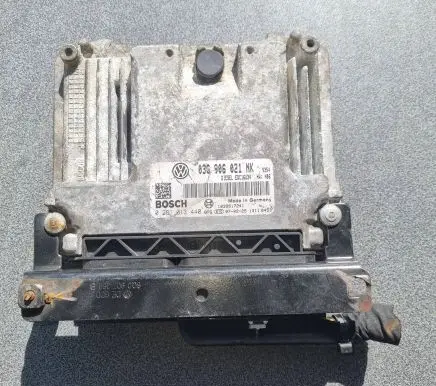 Volkswagen PASSAT B6 Engine control unit/module 03G906021NK 0281013440