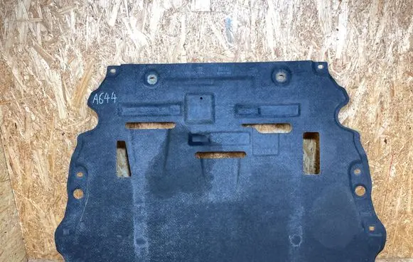 Ford Mondeo MK V Engine splash shield/under tray DG936P013DH