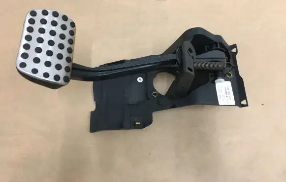 Mercedes-Benz CLK A209 C209 Brake pedal 2032900619 013565 PA66GF35