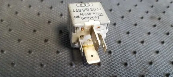 Audi 100 200 5000 C3 Other relay 443951253J 899511