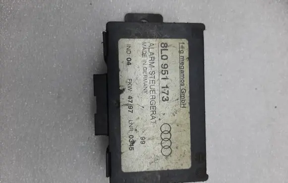 Audi A3 S3 8L Alarm control unit/module 8L0951173