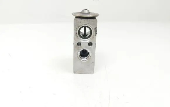 Air conditioning (A/C) expansion valve