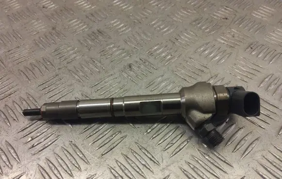 Audi A6 S6 C7 4G Fuel injector 04L130277AE