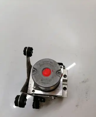 BMW 7 F01 F02 F03 F04 ABS Pump 6850068 6850070