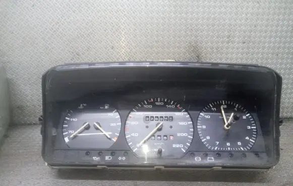 Volkswagen PASSAT B3 Speedometer (instrument cluster) 357919033AJ 5220029110