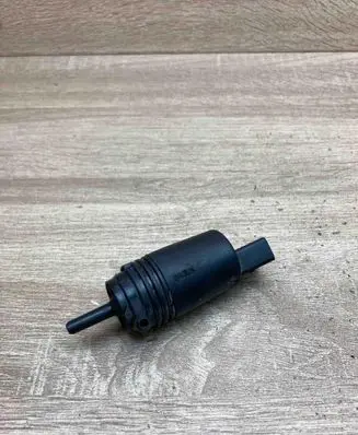 BMW 7 E65 E66 Windscreen/windshield washer pump 8377612