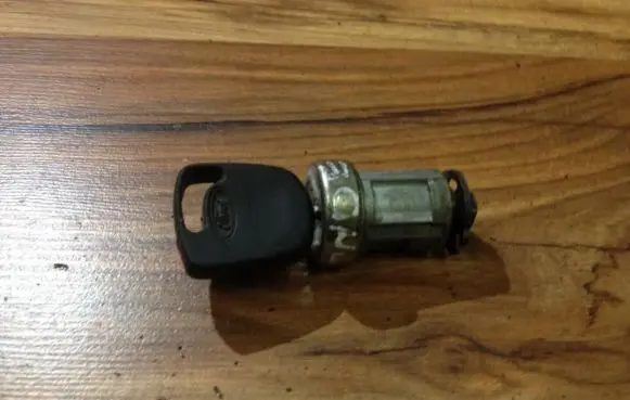 Ford Mondeo MK II Ignition lock d07ka