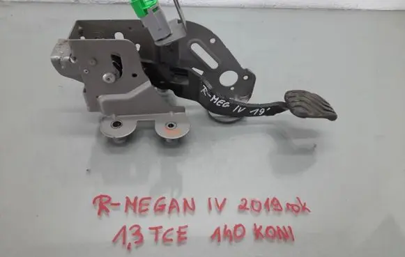 Renault Megane IV Brake pedal