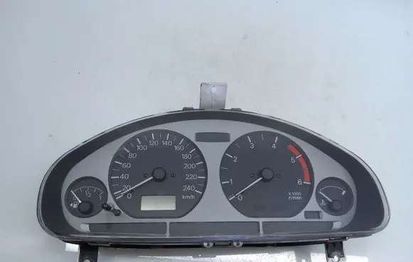 Mitsubishi Carisma Speedometer (instrument cluster) MR916030