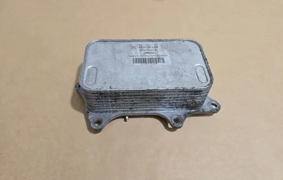 Mercedes-Benz C W205 Oil filter mounting bracket A6261800165