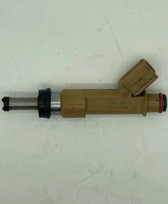 Toyota Auris E180 Fuel injector 2325037010 069042612