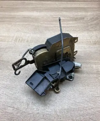 BMW 3 E36 Front door lock 8122203 LEFTSIDE