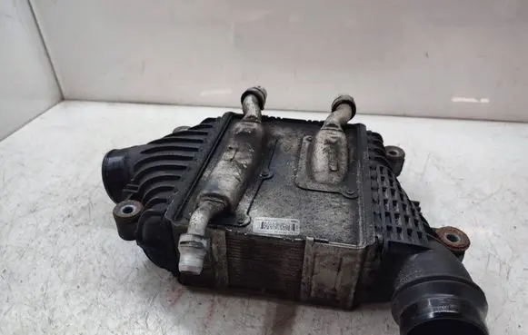 Jaguar XE Intercooler radiator GX736K775AC