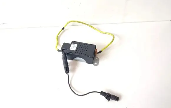 Volkswagen Golf Plus Aerial antenna amplifier 5M0035570B