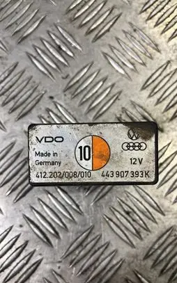 Volkswagen Jetta II Idle relay 443907393K