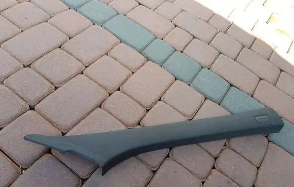 Opel Astra H Windshield trim 13113898