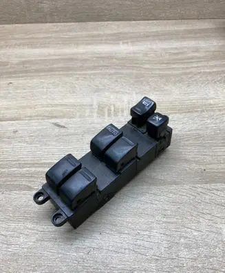 Nissan X-Trail T30 Electric window control switch