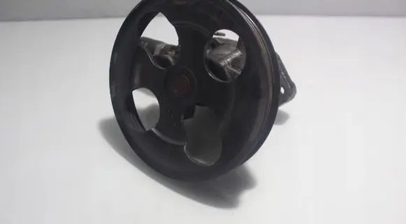 Mitsubishi Carisma Power steering pump