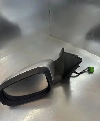 Volvo V70 Front door electric wing mirror