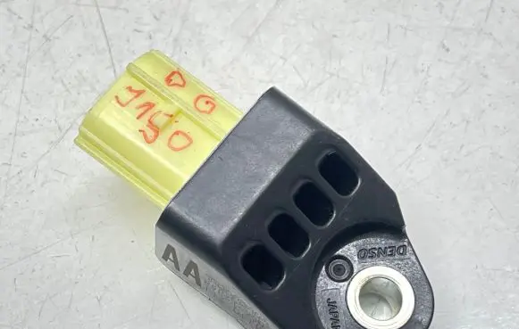 Toyota Land Cruiser (J150) Airbag deployment crash/impact sensor 8983175020 113DE31S