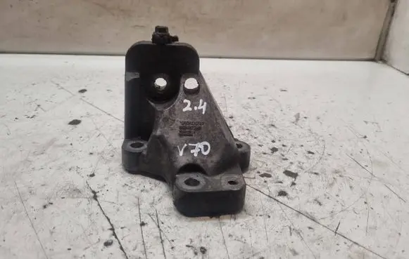 Volvo V70 Engine mounting bracket 8634123 708301