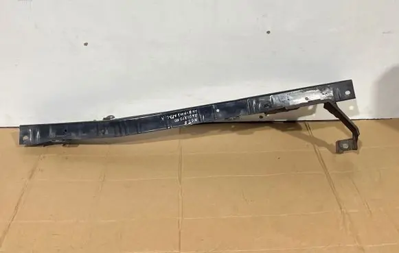 Radiator support slam panel bracket