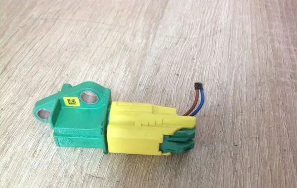 Audi A6 S6 C6 4F Airbag deployment crash/impact sensor 1K0909606C