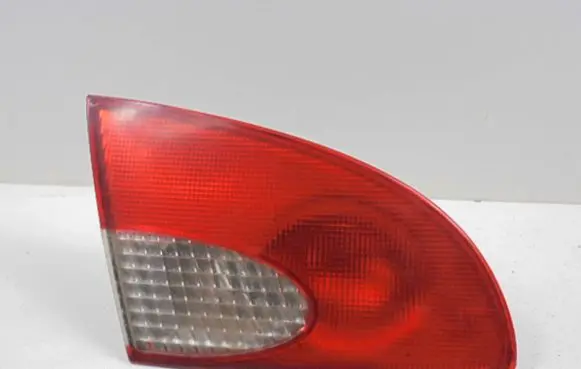 Toyota Avensis T220 Rear/tail lights 23300102