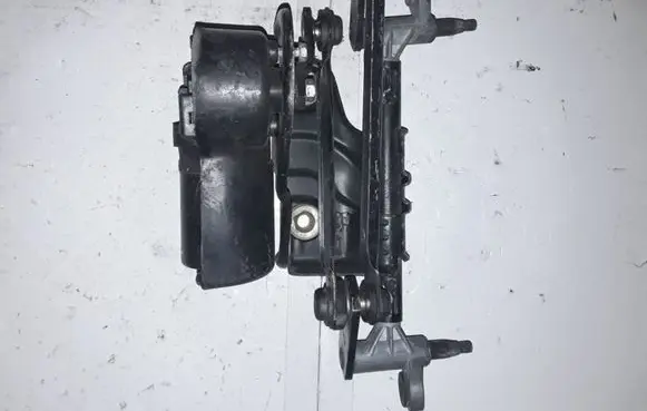 Volkswagen Fox Front wiper linkage and motor