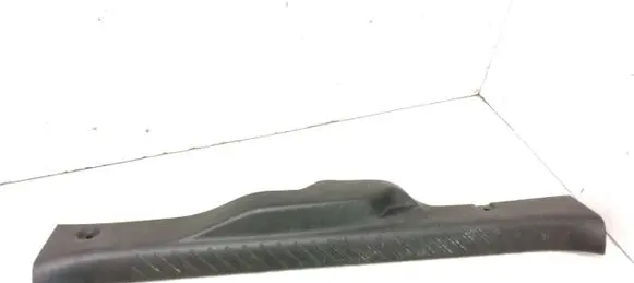 Ford Maverick Front sill trim cover 5L847813200ACW