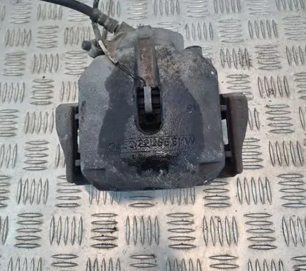 BMW 5 E39 Front brake caliper 6022296