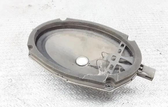 Mitsubishi Pajero Rear door speaker MR318624