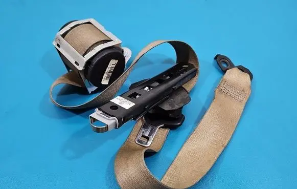 Mercedes-Benz ML W164 Front seatbelt IMPRK1536031