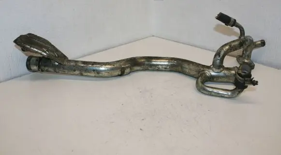 Coolant pipe/hose