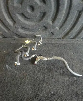 Nissan Qashqai Fuel return line/hose 166714557R