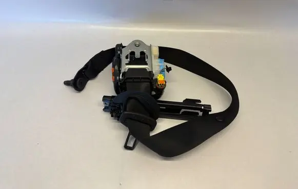 Mercedes-Benz A W176 Front seatbelt A1768602185