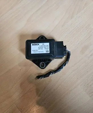 BMW 5 E60 E61 ESP acceleration yaw rate sensor 0265005266 0026795