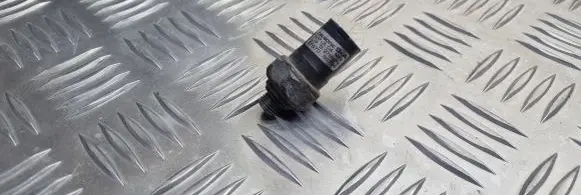 Subaru Forester SF Air conditioning (A/C) pressure sensor 2F67065794