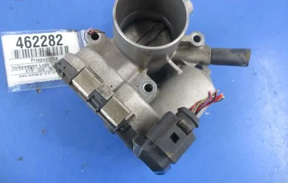 Volkswagen Lupo Throttle body valve 030133062A