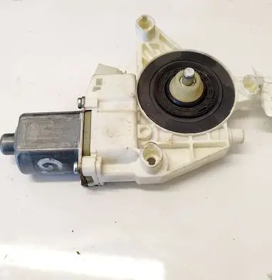 Mercedes-Benz E W212 Rear door window regulator motor 0130822505