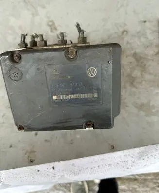 Volkswagen PASSAT B6 ABS Pump 1J0907379Q 10094903323