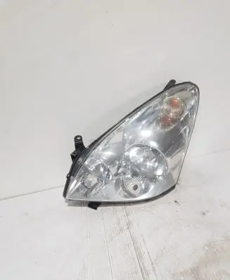 Toyota Corolla Verso E121 Headlight/headlamp 3124
