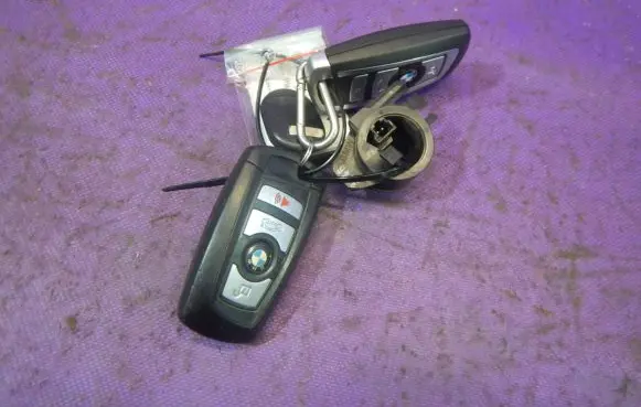 BMW 5 F10 F11 Ignition lock 5810510500