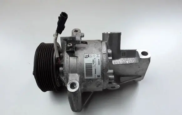 Nissan Micra K14 Air conditioning (A/C) compressor (pump) 926003541R