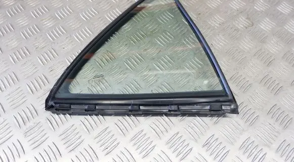 Rear vent window glass