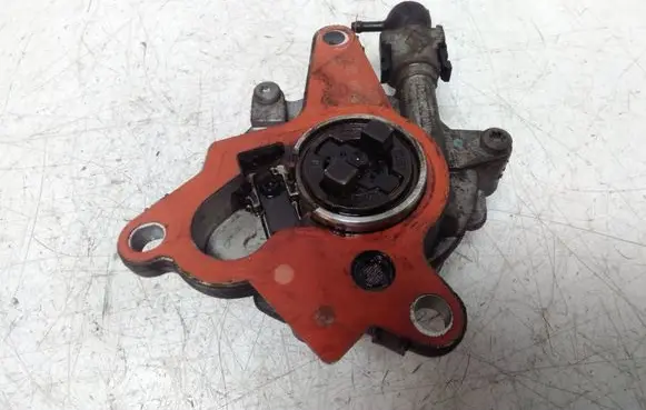 Opel Vivaro Vacuum pump 8200520476 2C2200207